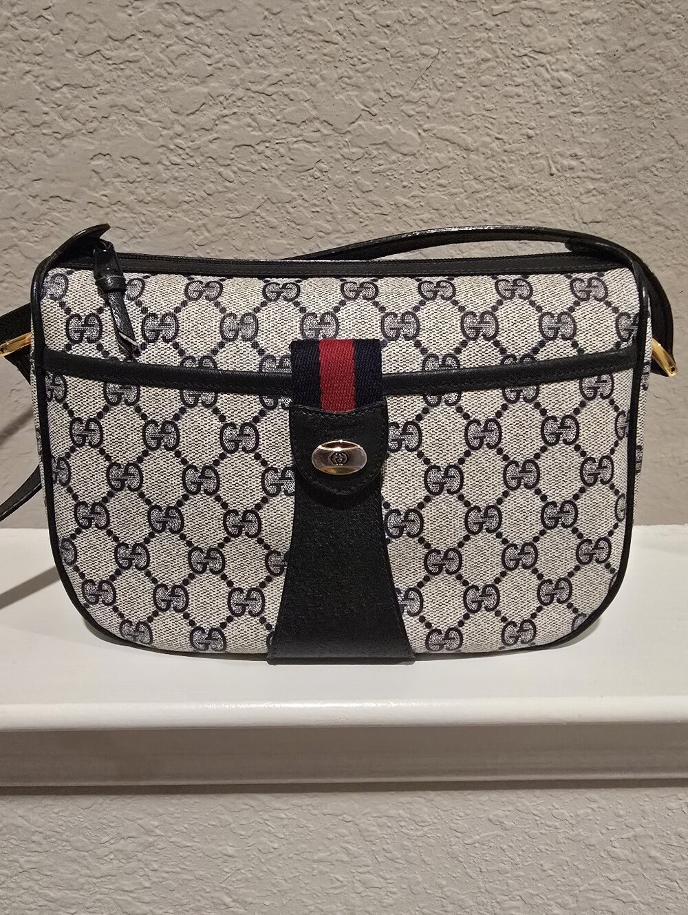 Vintage Gucci GG Supreme Sherry Line Shoulder Bag